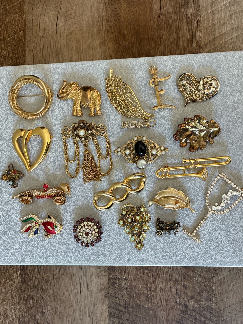 Vintage Brooch Pin Jewelry Lot, 20 Brooches